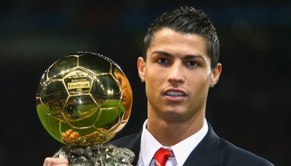 开云ios-水上摩托挑战：乘风破浪的极致体验，水上摩托表演视频