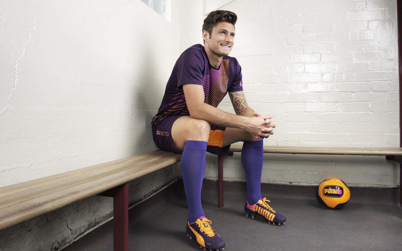 传奇球星“华丽转身”,从赛场到公益的全新角色,传奇球员什么意思