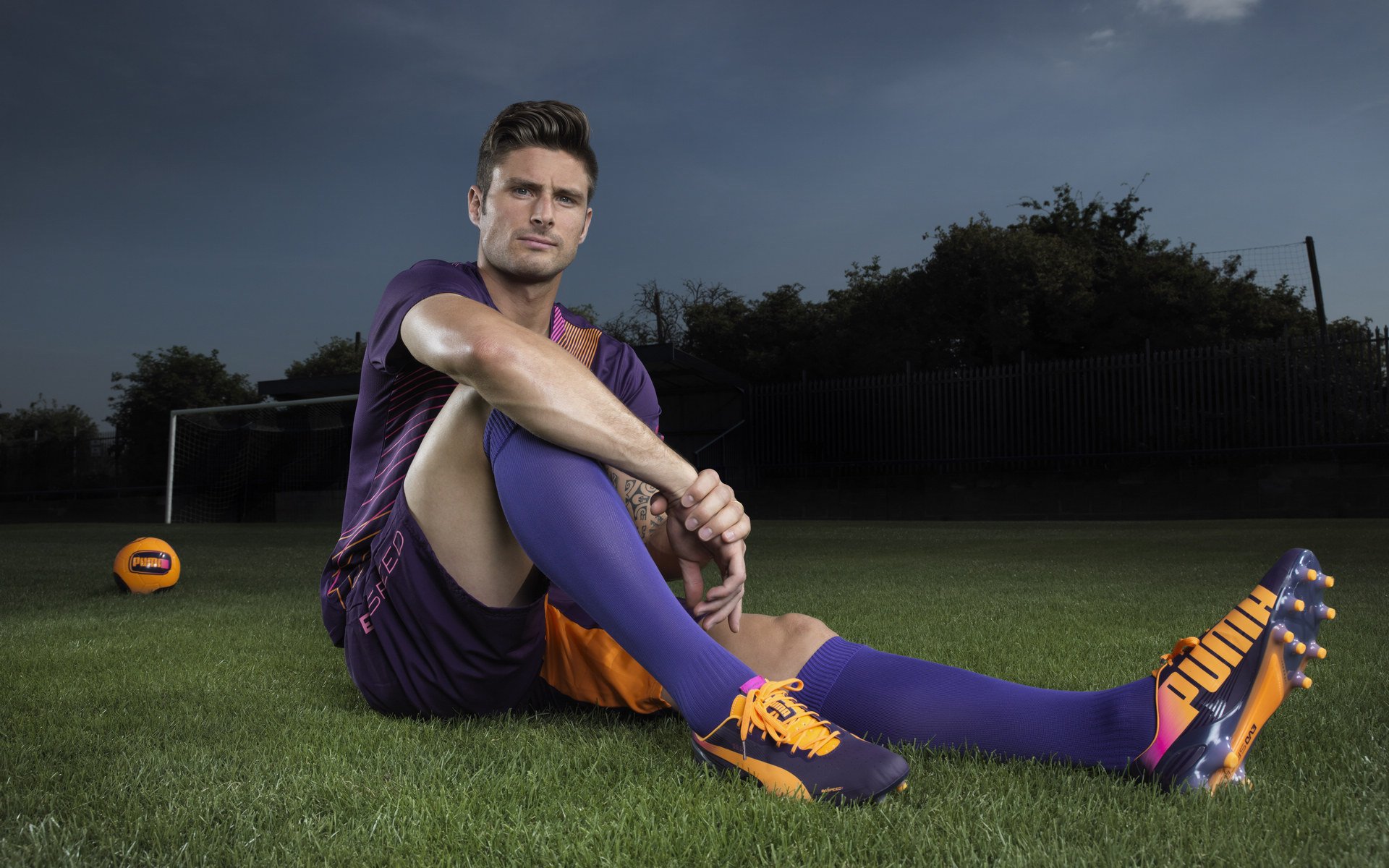 球迷盛典:线上线下球迷活动集锦,线下买球